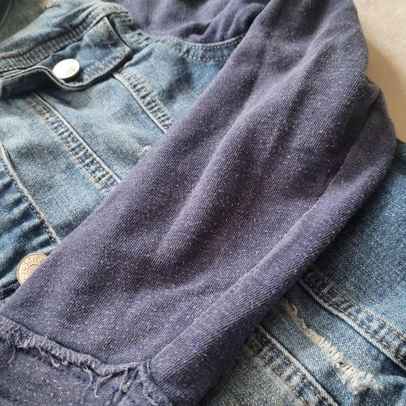 🆓️FREE 🎁WHEN PURCHASE ANY ITEM. Justice Girls Jean Jacket - Picture 5 of 9